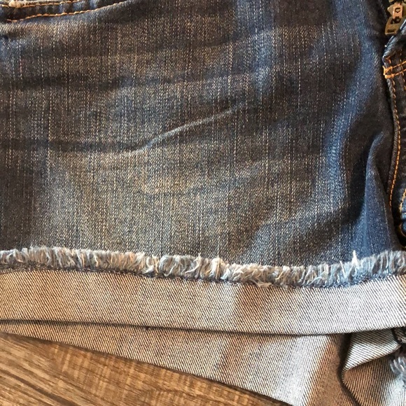 Jessica Simpson Forever Rolled Jean Shorts - Picture 5 of 7